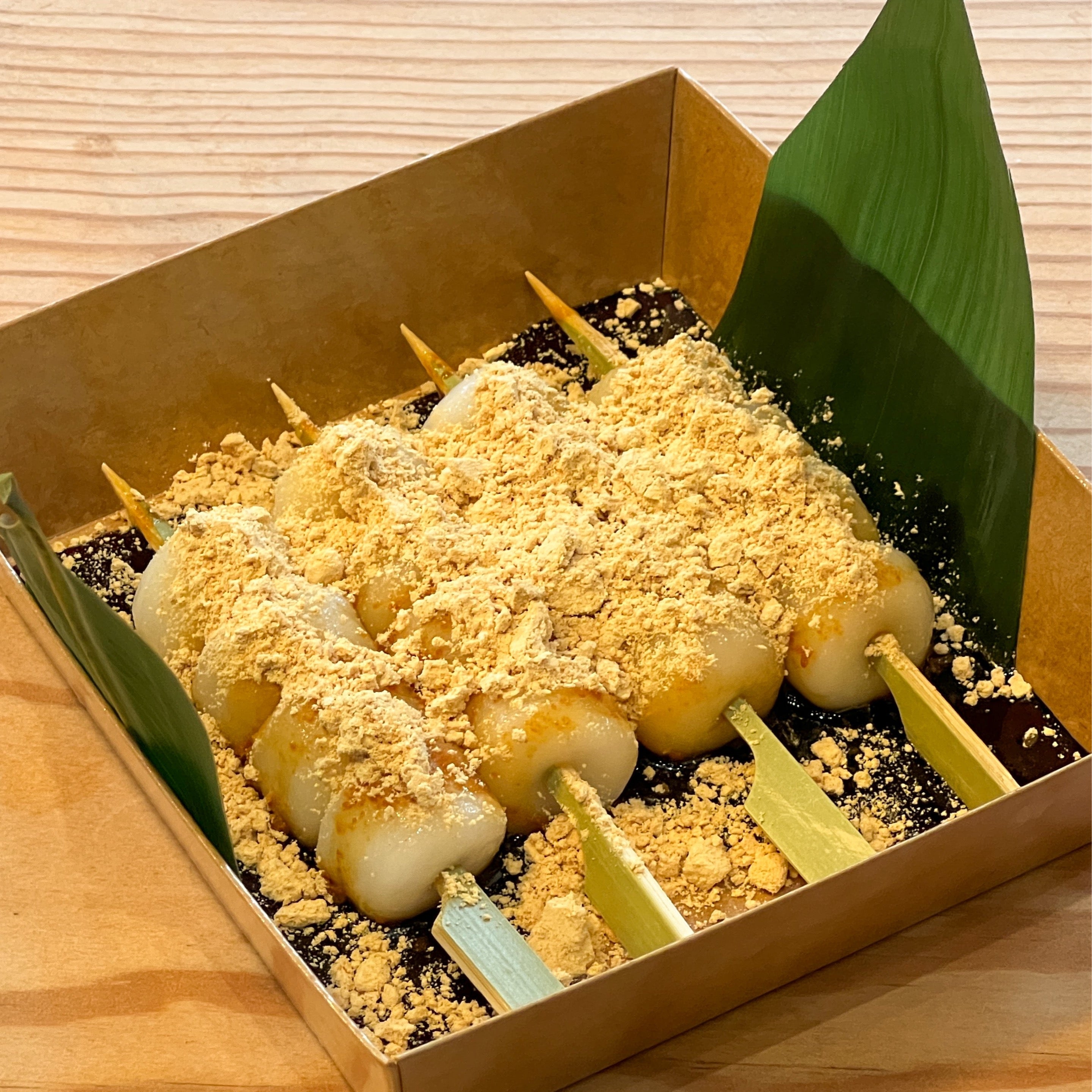 Shiratama Dango w/Kuromitsu Kinako (16pcs) | Kiss of Matcha